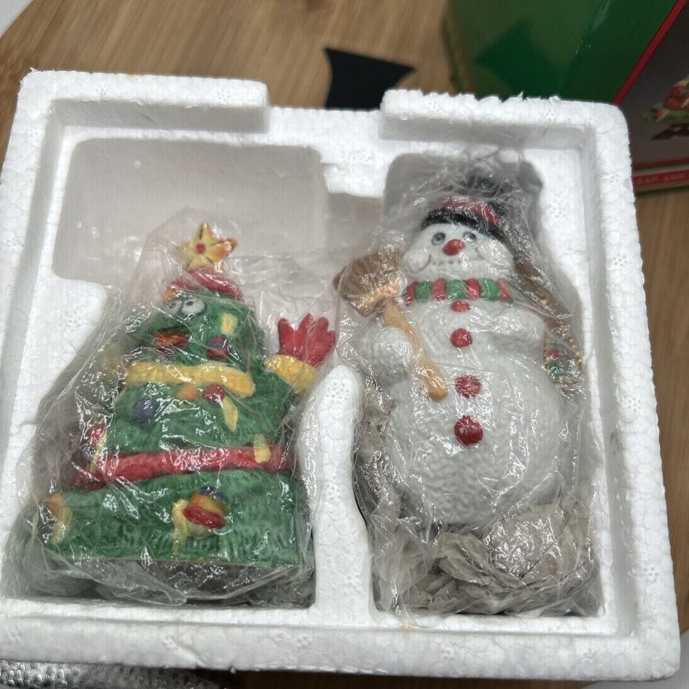 Christmas Ornaments Set Of 2 Snowman & Christmas Tree Christmas Around the World - Picture 2 of 9